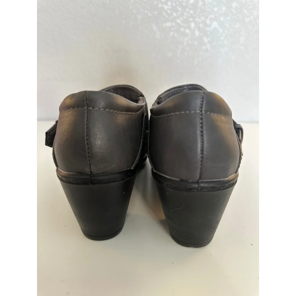 Easy Street Women's Gray Pleated Buckle Comfort Wave Ankle Booties Size 7M
